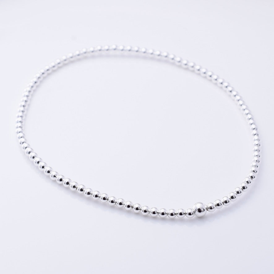 B065 - 925 silver elasticated 2mm bead bracelet 17cm