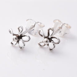 S792 -  925 silver small wire daisy stud earrings