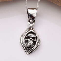 P1208 - 925 silver small hooded skull pendant