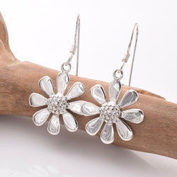 E849 - 925 silver daisy earrings