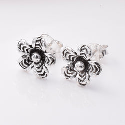 S810 - 925 silver stud earrings
