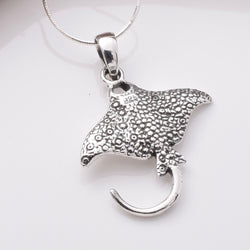 P1161 - 925 silver manta ray pendant