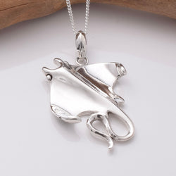P1153 - 925 silver manta ray pendant