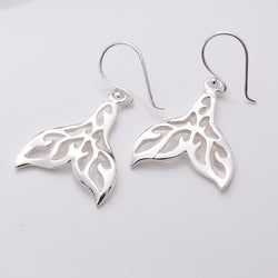 E817 - 925 silver whale tail earrings