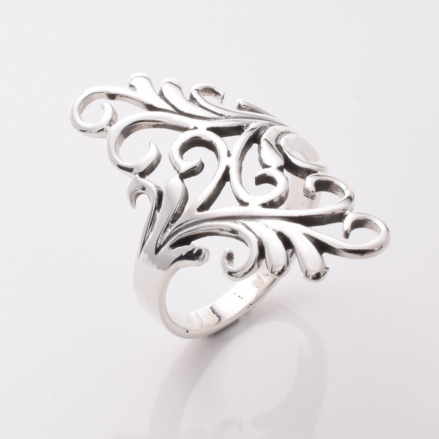 R323 - 925 silver large leaf ring