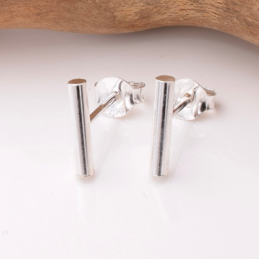 S1033 - 925 silver bar stud earrings
