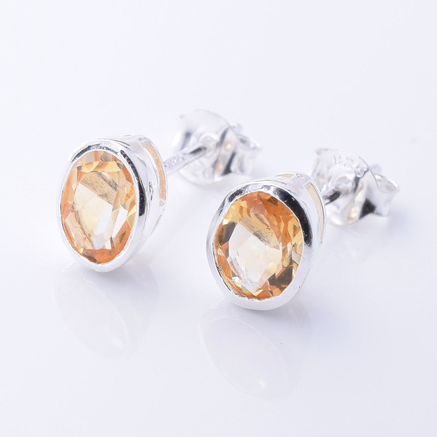 S1065 - 925 silver citrine oval facet stud earrings
