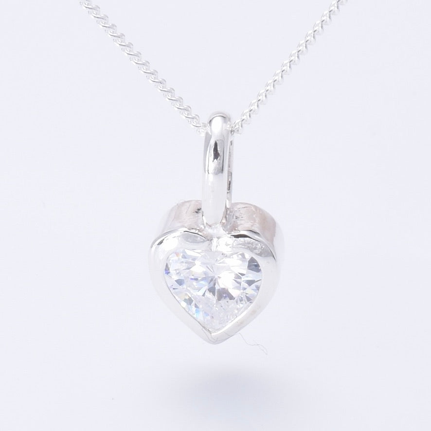 P1251- 925 silver sparkly heart CZ pendant