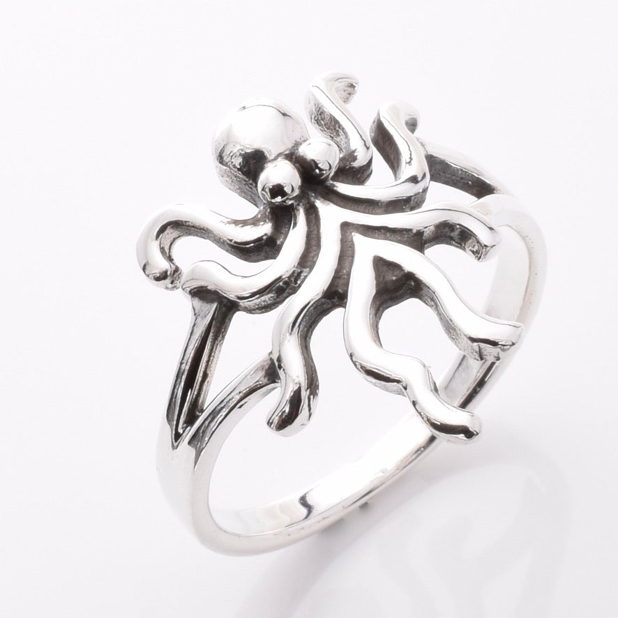 R352 - 925 silver octopus  ring