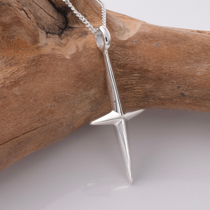 P1004 - 925 silver pointed cross pendant