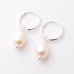 E880 - 925 silver 10mm hoop with f/w pearl