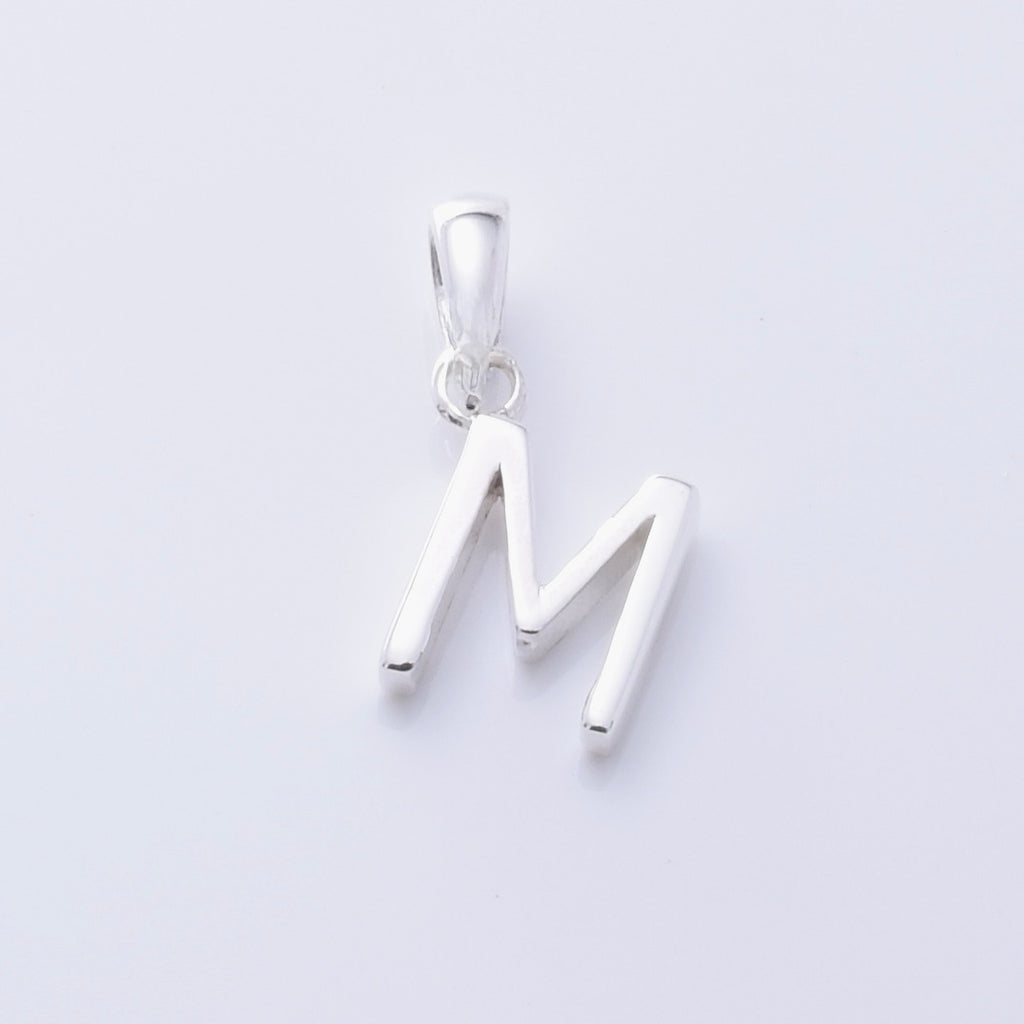 P1335 - M 925 silver initial pendant - M