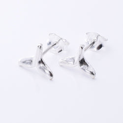 S1057 - 925 silver whaletail stud earrings