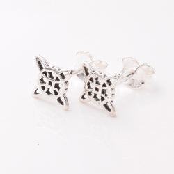 S1032 - 925 silver witches knot stud earrings