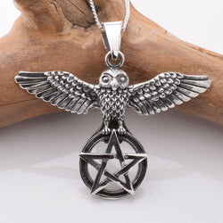 P1139 - 925 silver owl and pentagram pendant