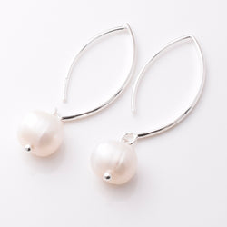 E879 - 925 silver and f/w pearl drop earrings