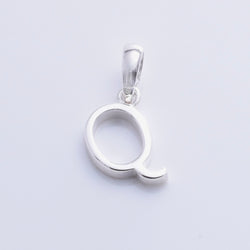 P1335 - Q 925 silver initial pendant - Q