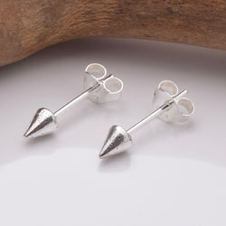 S835 - 925 silver point stud earrings
