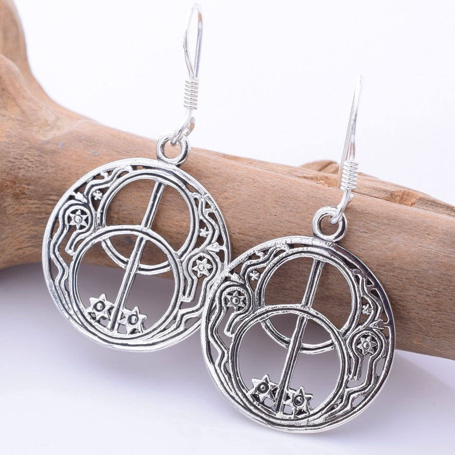 E923 - 925 silver chalice well earrings