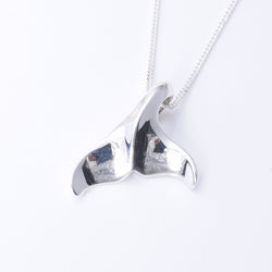 P1282 - 925 silver whaletail pendant