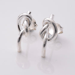 S946 - 925 silver stud earrings
