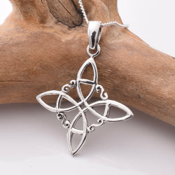 P1163 - 925 silver witches knot pendant