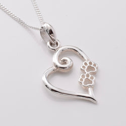 P1158 - 925 silver heart and paws pendant