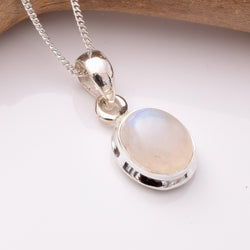 P1105 - 925 silver moonstone oval pendant