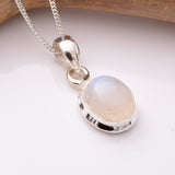 P1105 - 925 silver moonstone oval pendant