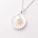 P1167 - 925 silver and f/w pearl scallop pendant