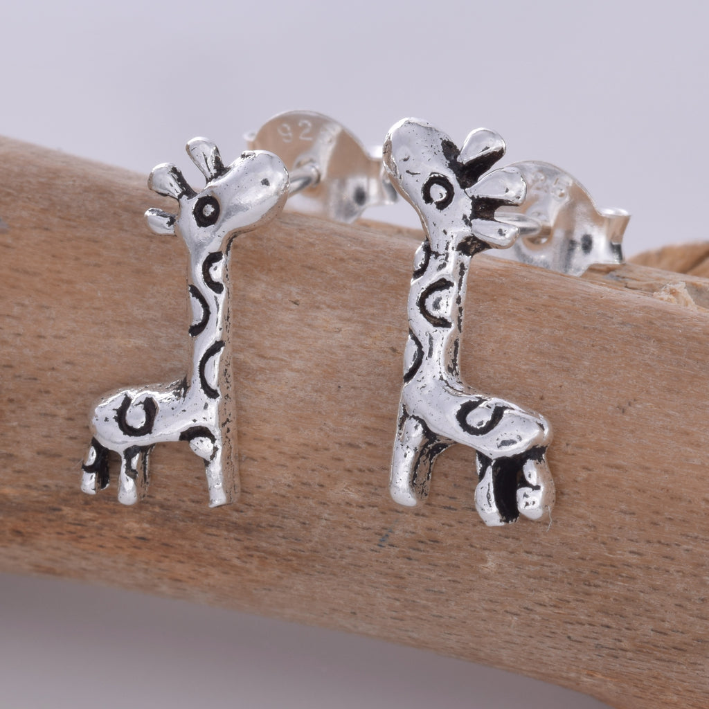 S589- 925 Silver giraffe stud earrings