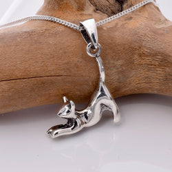 P927 - 925 Sterling silver stretching cat pendant