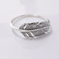 R201 - 925 silver broad feather ring