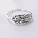 R201 - 925 silver broad feather ring