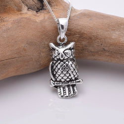 P802 - 925 Silver owl pendant
