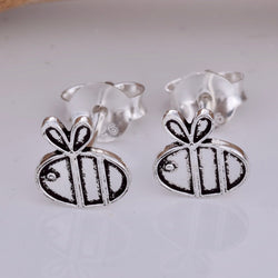 S602 - Cute bee stud earrings