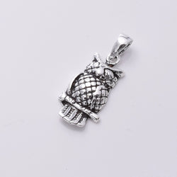 P802 - 925 Silver owl pendant