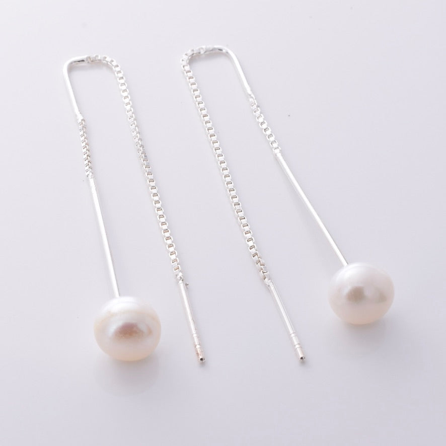 E719 - 925 Silver and pearl threader earrings