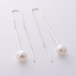 E719 - 925 Silver and pearl threader earrings