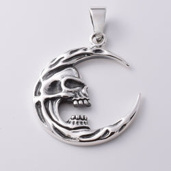 P879 - 925 Silver Moon and skull pendant