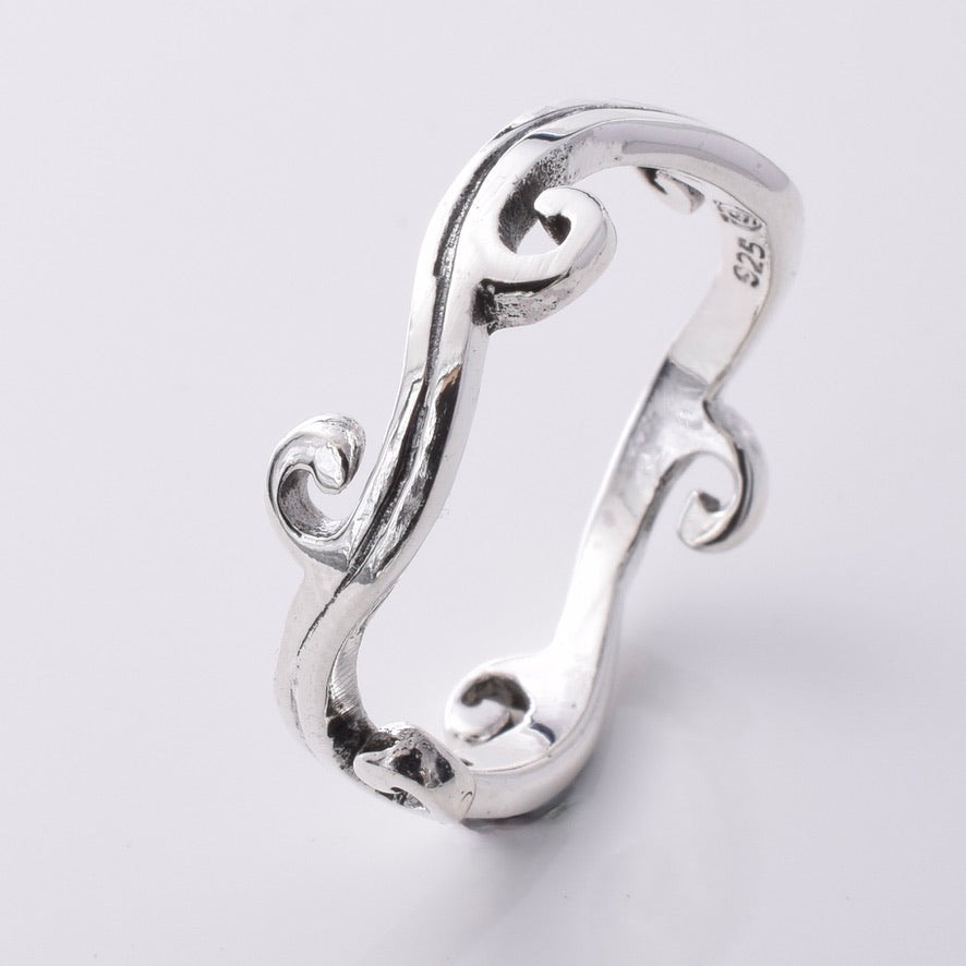 R210 - 925 Silver Wave band ring