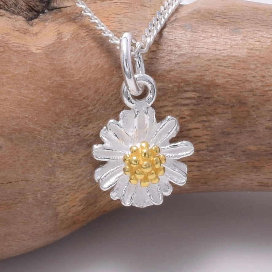 P832 - 925 silver daisy charm