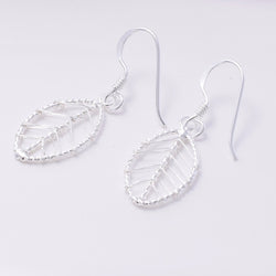 E704 - 925 leaf mesh earrings