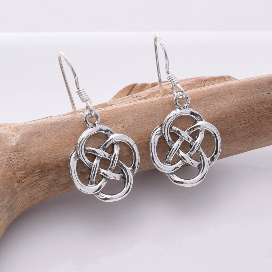 E661 - 925 Silver Celtic knotwork earrings