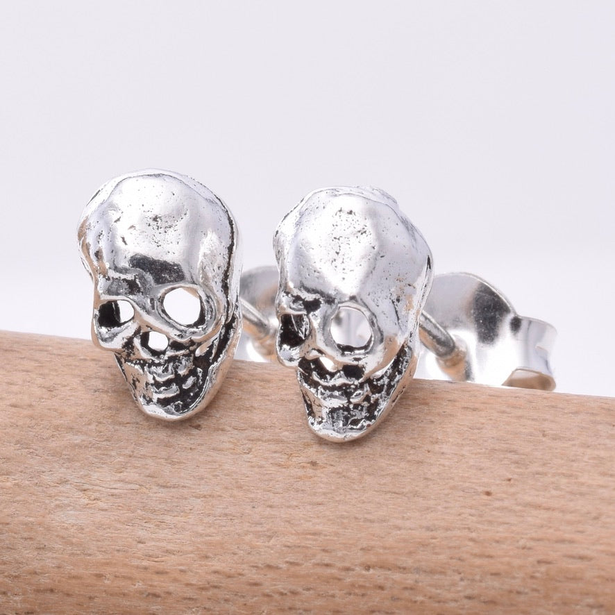 S038 - Skull Stud Earring