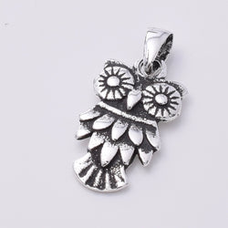 P798 - 925 Silver owl pendant
