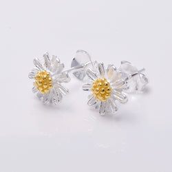 S408 - Silver Daisy stud earrings