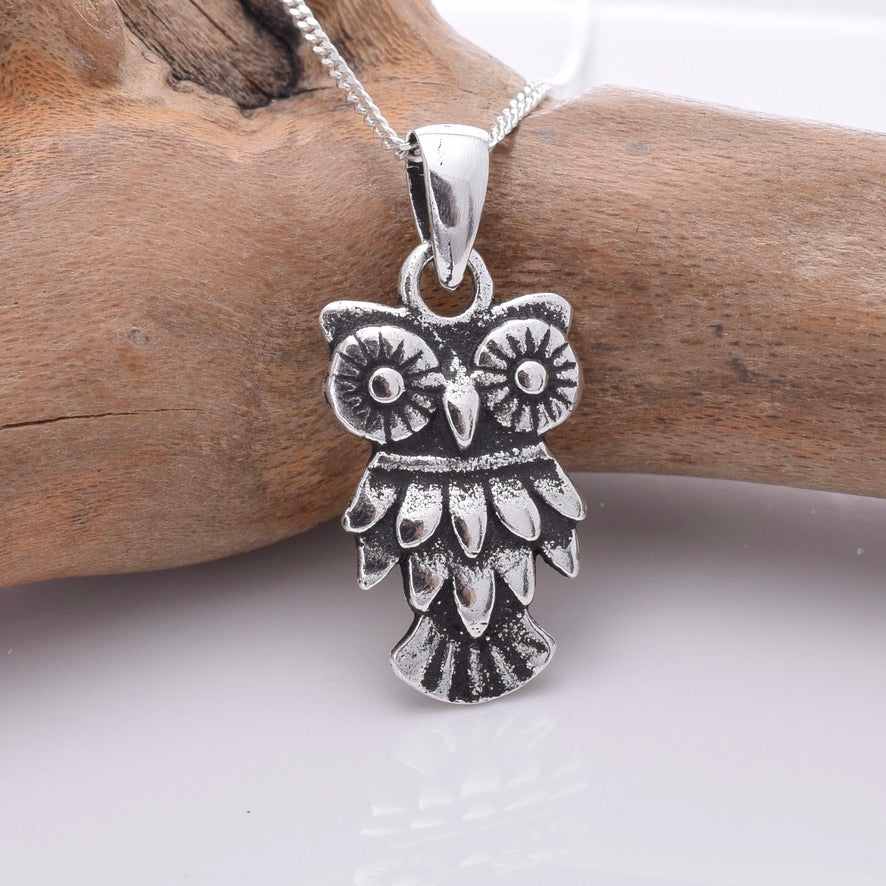 P798 - 925 Silver owl pendant