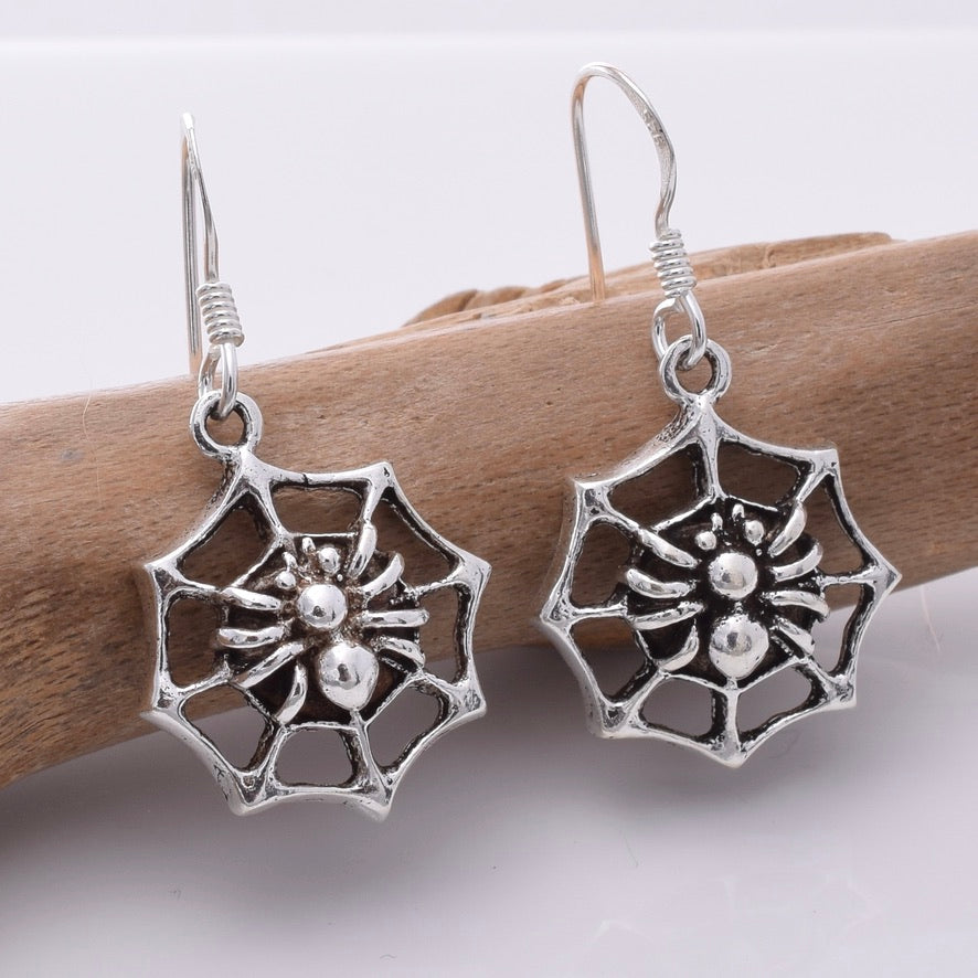 E671 - 925 Silver Spiders web earrings