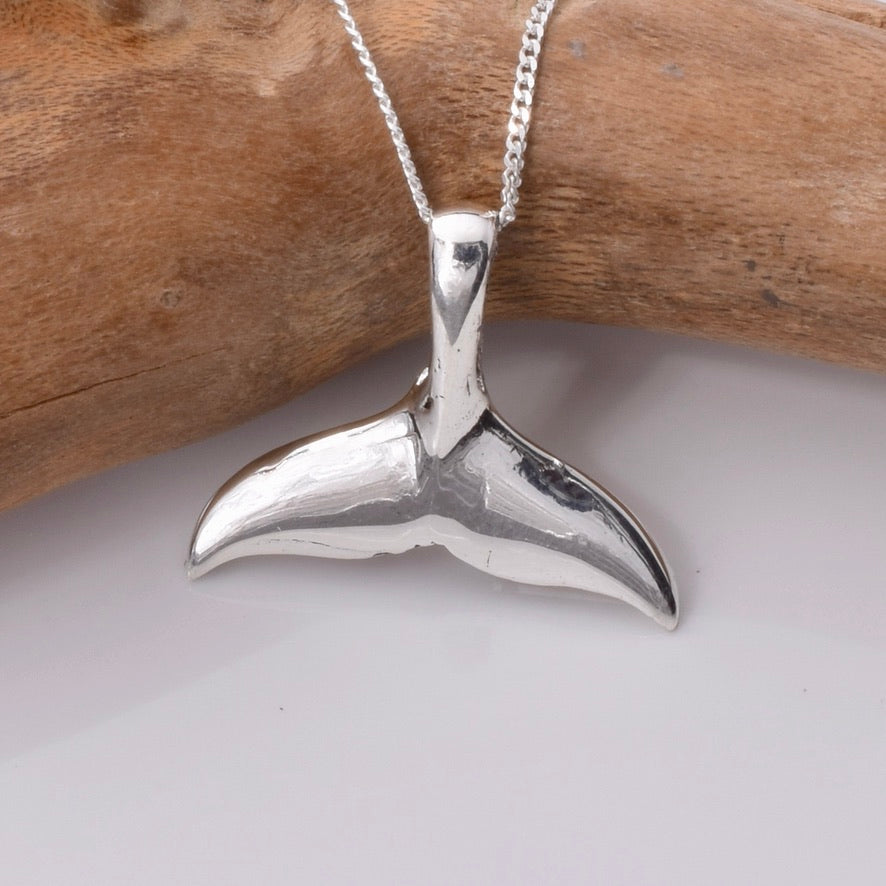P921 - 925 Sterling silver whaletail pendant